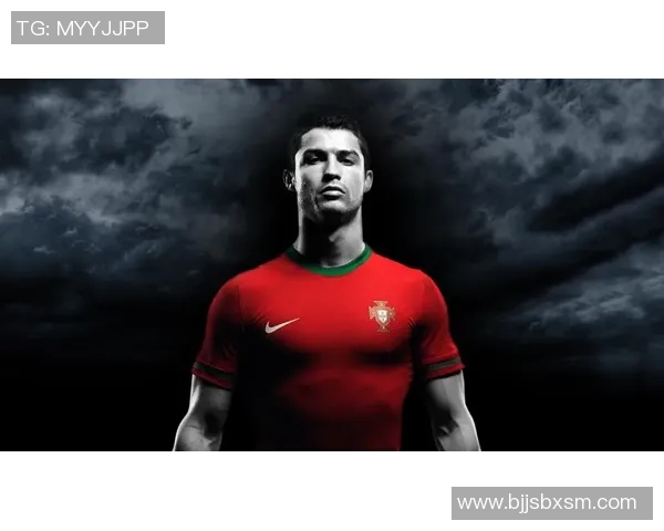 足球明星炫酷照片集锦展现球场风采与个人魅力的精彩瞬间